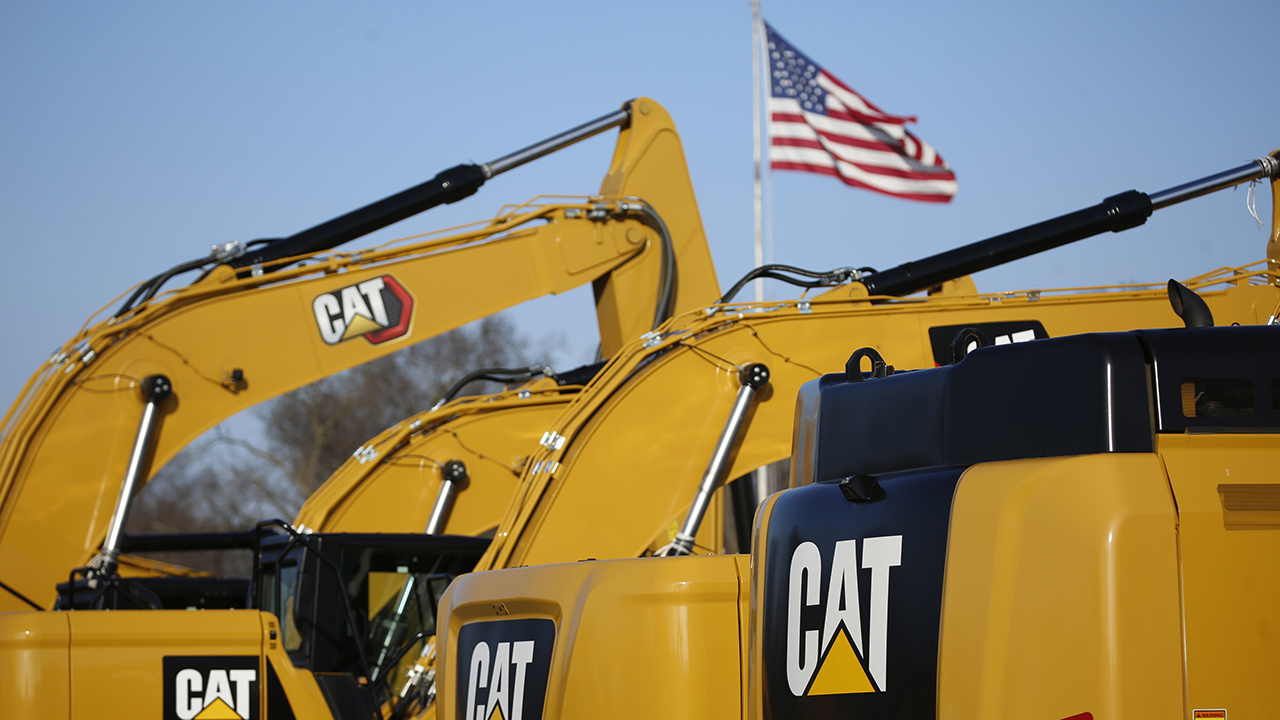 Lion Technology Finance Leases $500,000 in Caterpillar Equipment to Foster Foundation Company’s Development